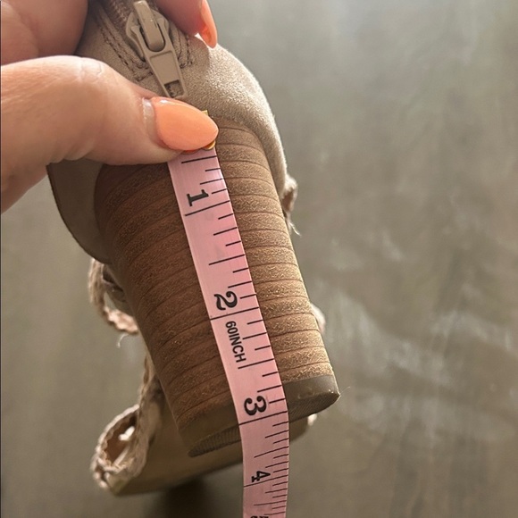 Report Braided Tan Heels - Picture 6 of 6